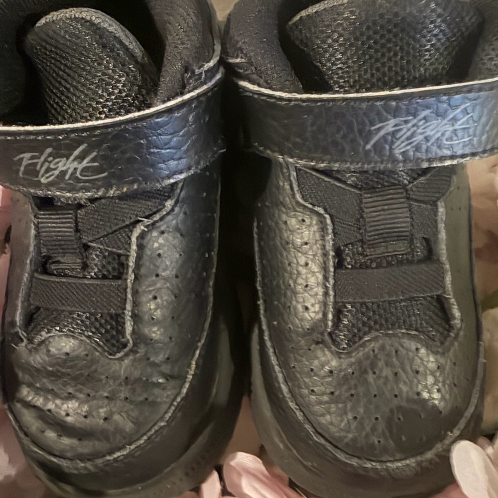 Jordan Black Sneakers